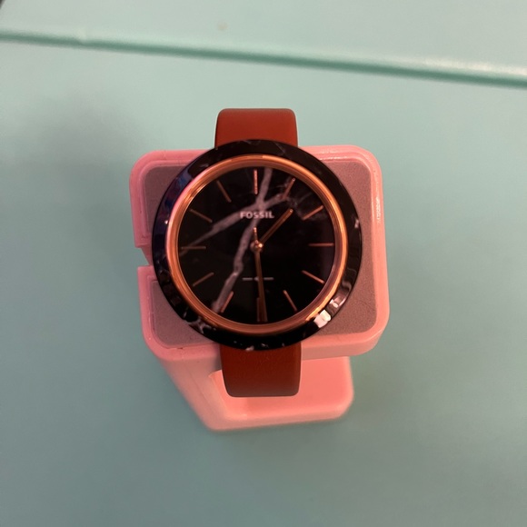 Fossil Watch - Picture 2 of 3